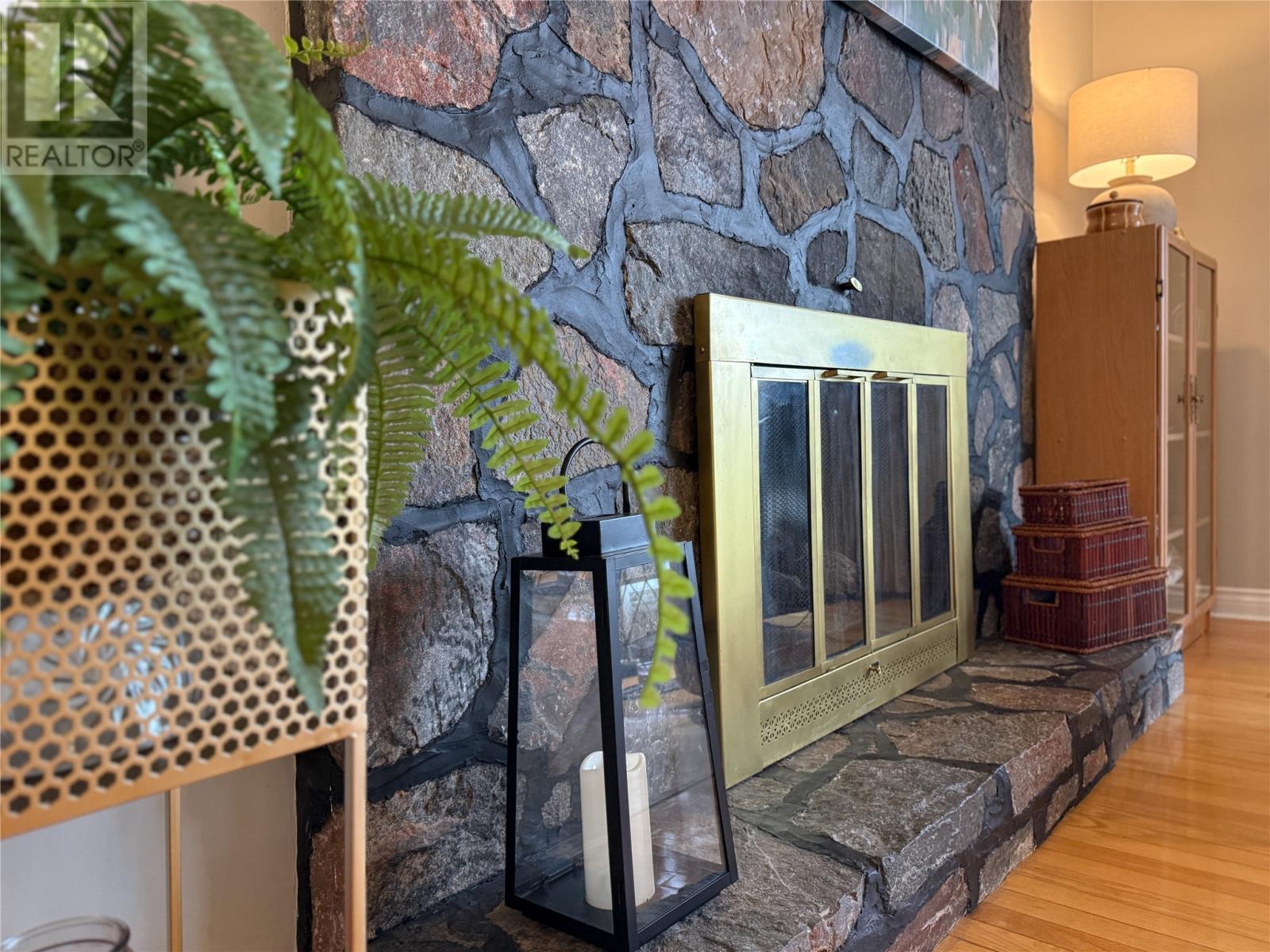 91 Midland Row, Pasadena, NL -