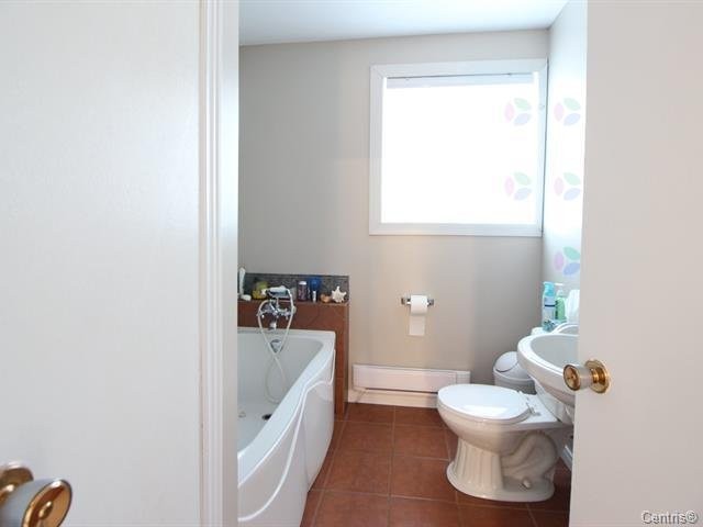 Salle de bains - 341 Rue Taschereau, Amos, QC - Indoor Photo Showing Bathroom