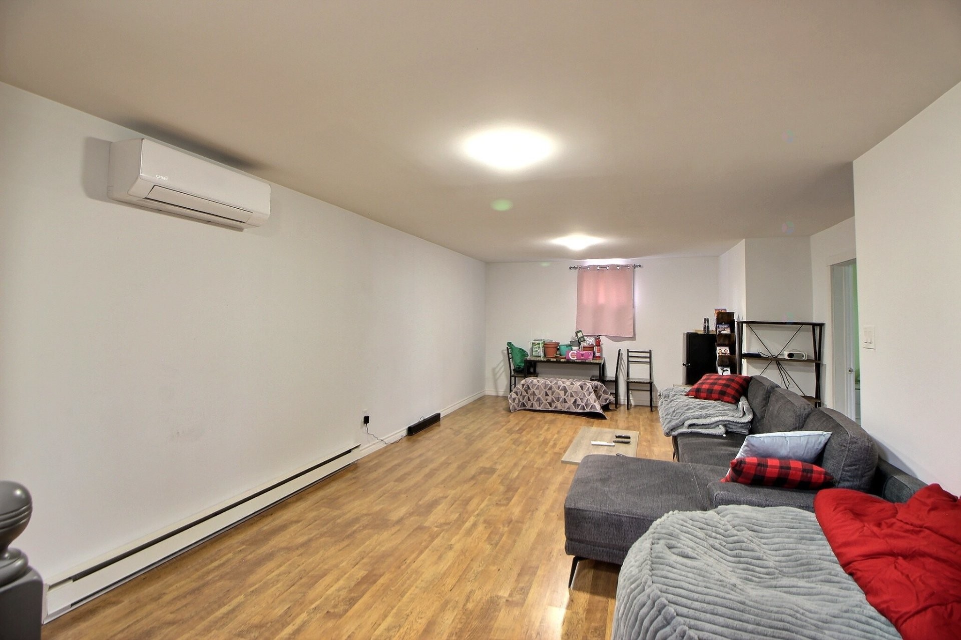 Salle familiale - 341 Rue Taschereau, Amos, QC - Indoor Photo Showing Living Room