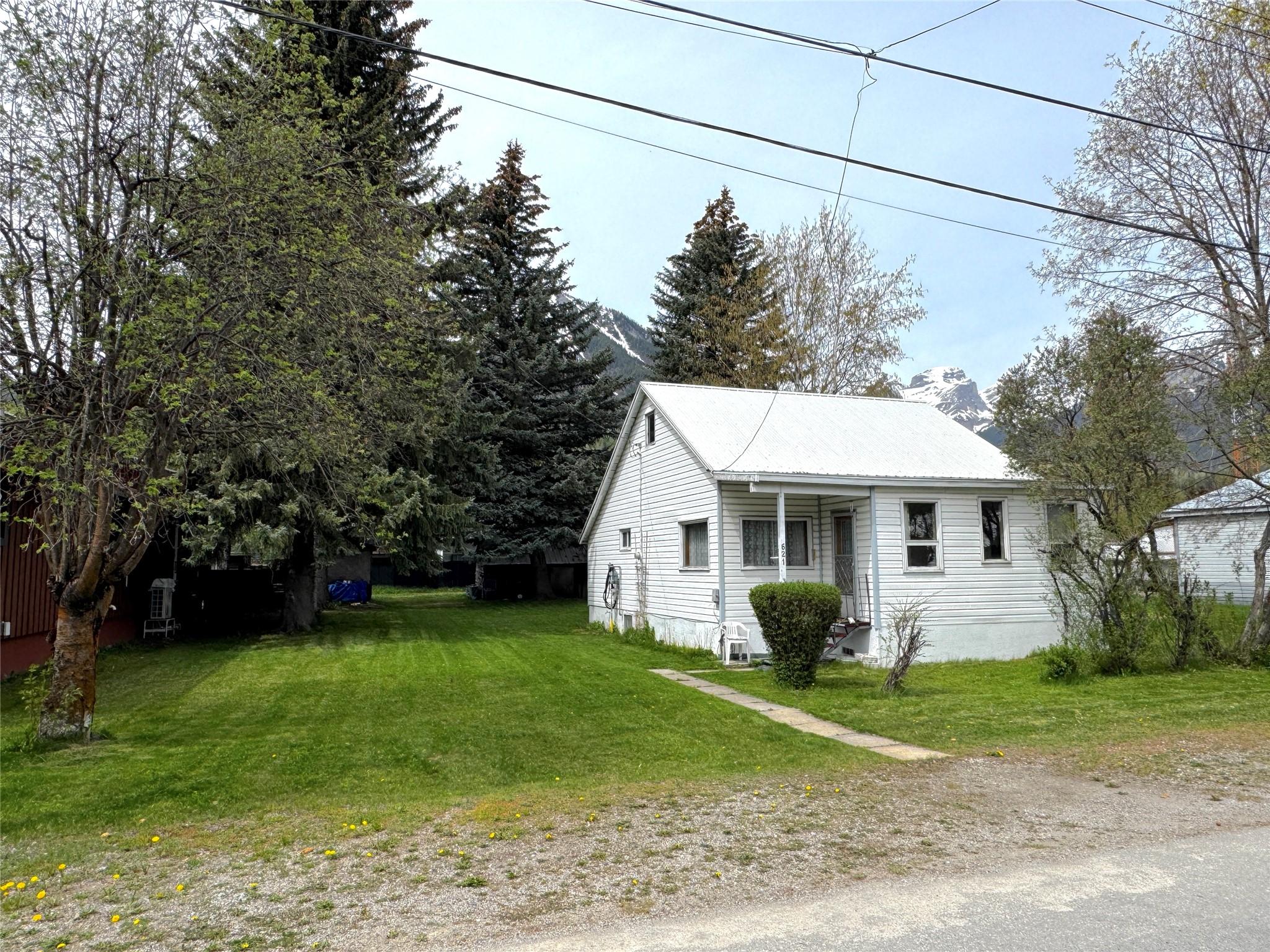 621 9Th Avenue, Fernie, BC - Outdoor