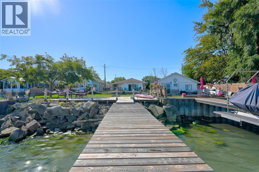 591 Ross Beach, Lakeshore, ON - Outdoor