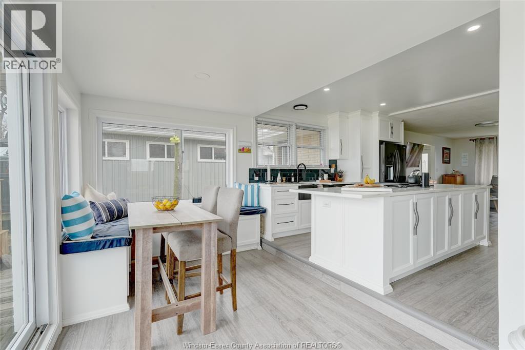 591 Ross Beach, Lakeshore, ON - Indoor