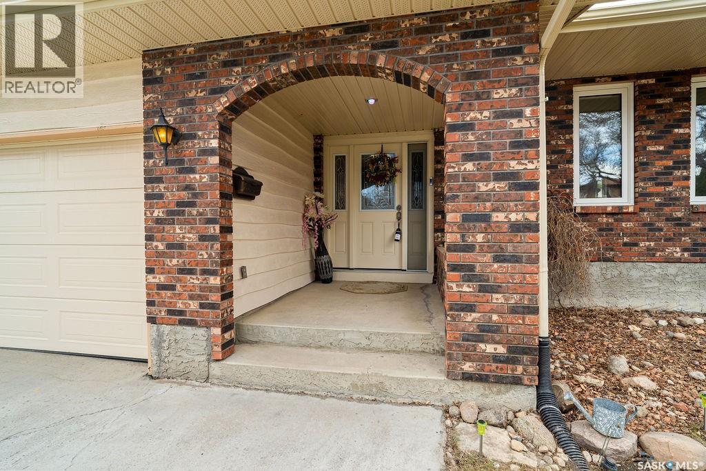 287 Hodgins Crescent N, Regina, SK - Outdoor