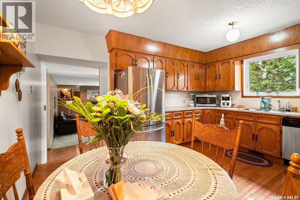 287 Hodgins Crescent N, Regina, SK - Indoor Photo Showing Dining Room
