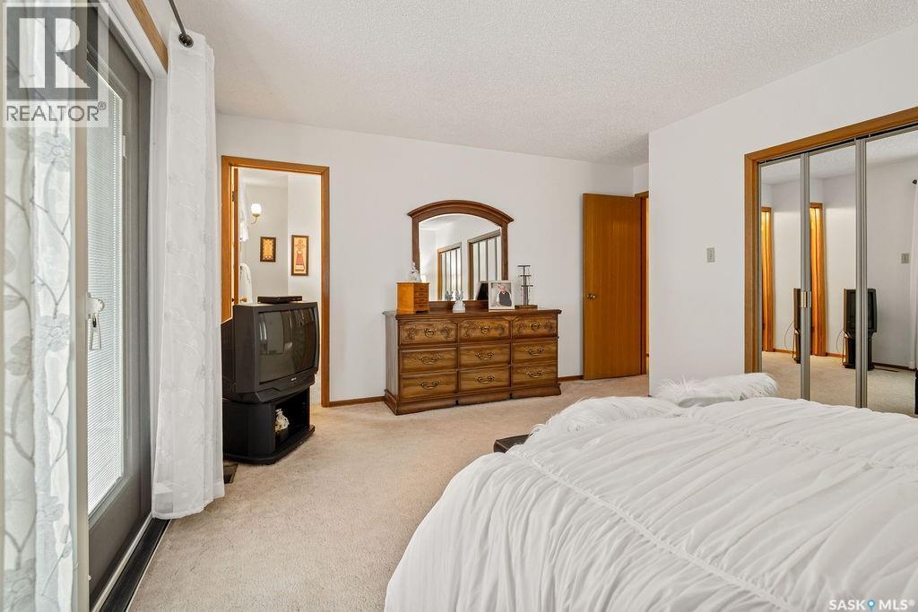 287 Hodgins Crescent N, Regina, SK - Indoor Photo Showing Bedroom