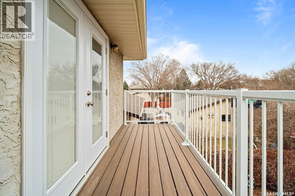 287 Hodgins Crescent N, Regina, SK - Outdoor With Deck Patio Veranda With Exterior