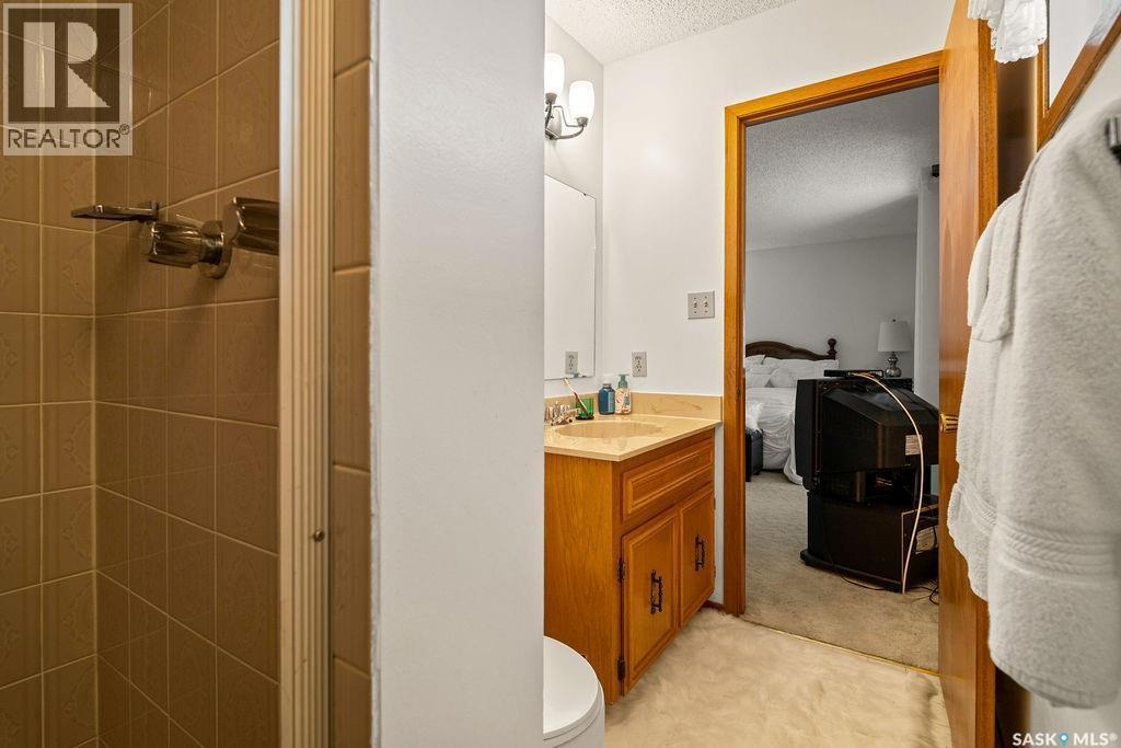 287 Hodgins Crescent N, Regina, SK - Indoor Photo Showing Bathroom