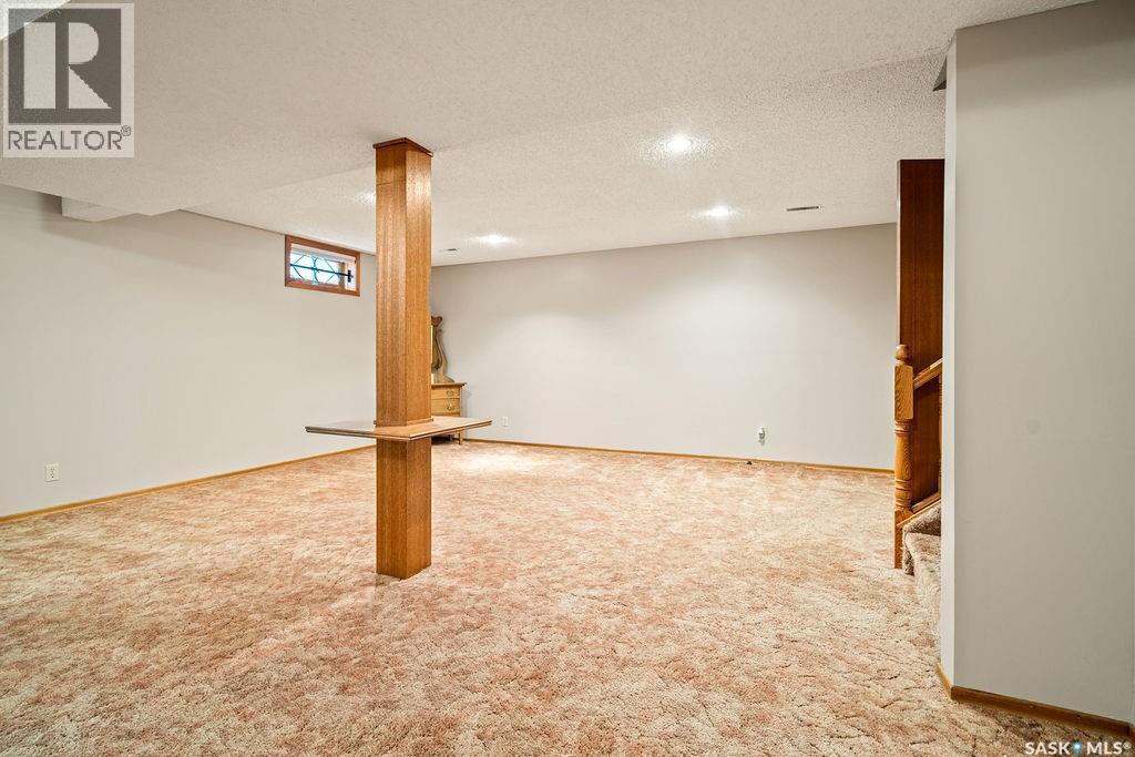287 Hodgins Crescent N, Regina, SK - Indoor