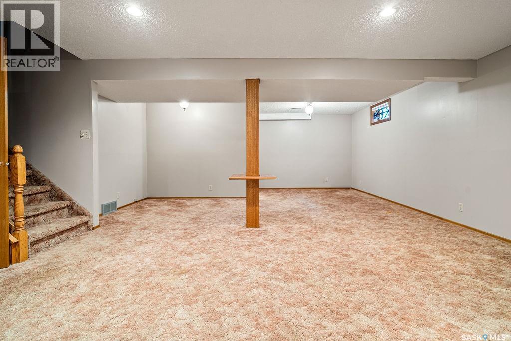 287 Hodgins Crescent N, Regina, SK - Indoor