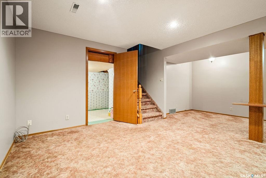 287 Hodgins Crescent N, Regina, SK - Indoor Photo Showing Other Room