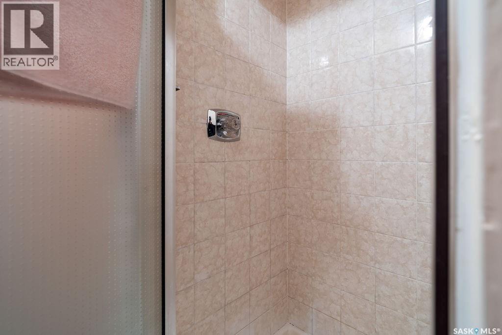 287 Hodgins Crescent N, Regina, SK - Indoor Photo Showing Bathroom