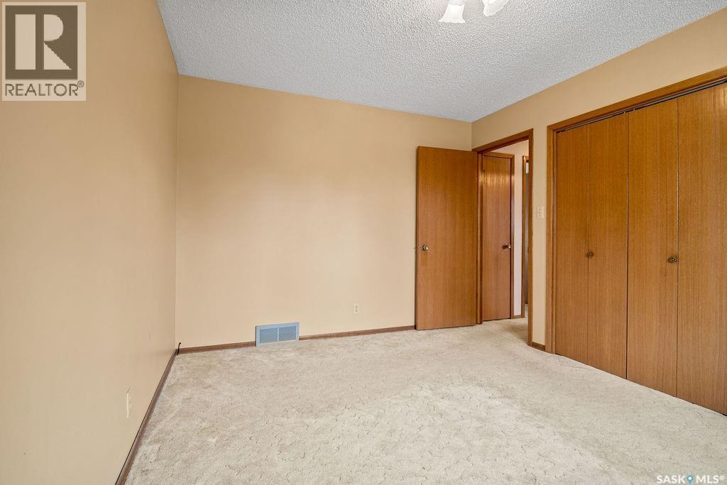 287 Hodgins Crescent N, Regina, SK - Indoor Photo Showing Other Room