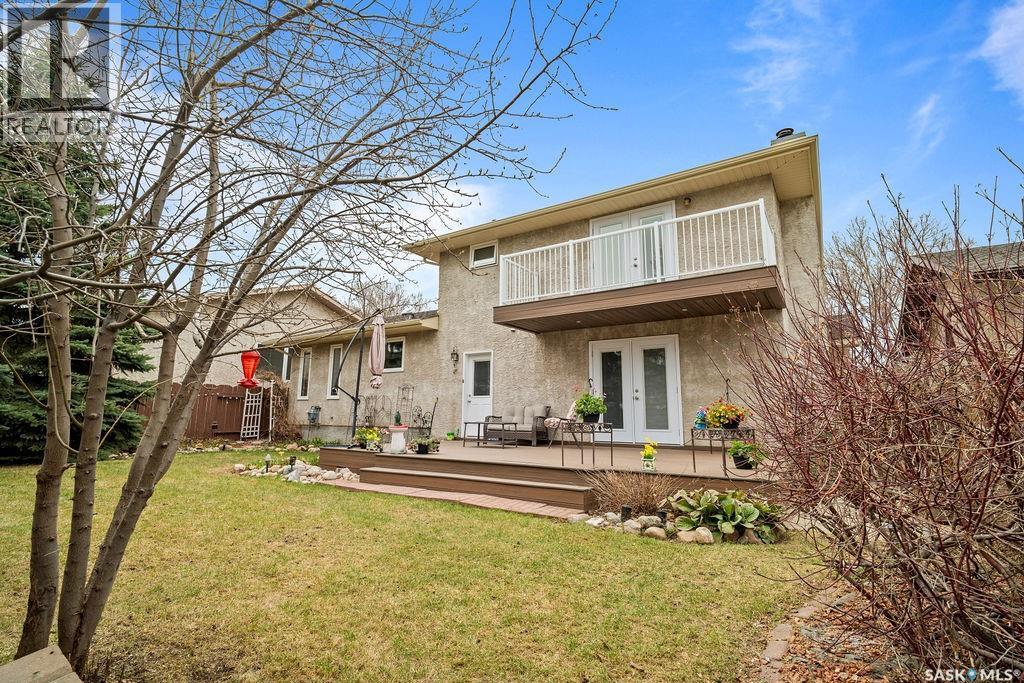 287 Hodgins Crescent N, Regina, SK - Outdoor With Deck Patio Veranda