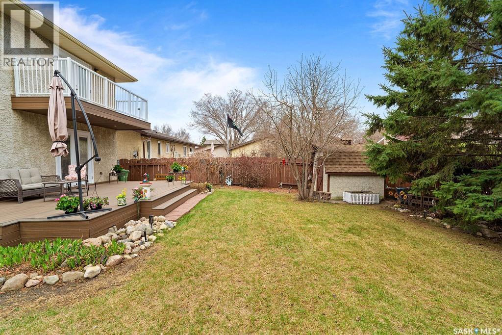 287 Hodgins Crescent N, Regina, SK - Outdoor With Deck Patio Veranda