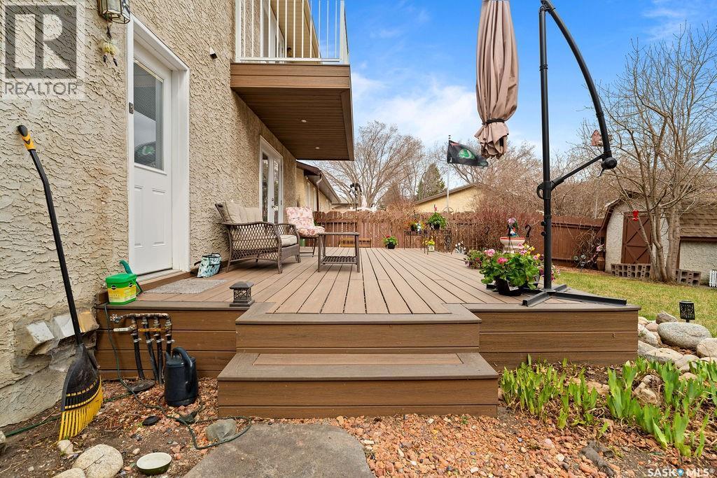 287 Hodgins Crescent N, Regina, SK - Outdoor With Deck Patio Veranda With Exterior
