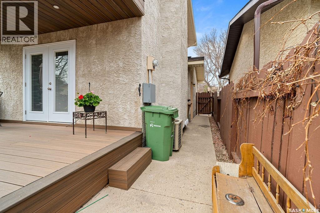 287 Hodgins Crescent N, Regina, SK - Outdoor With Deck Patio Veranda With Exterior