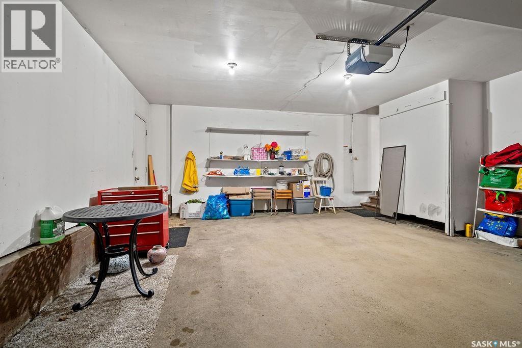 287 Hodgins Crescent N, Regina, SK - Indoor Photo Showing Other Room