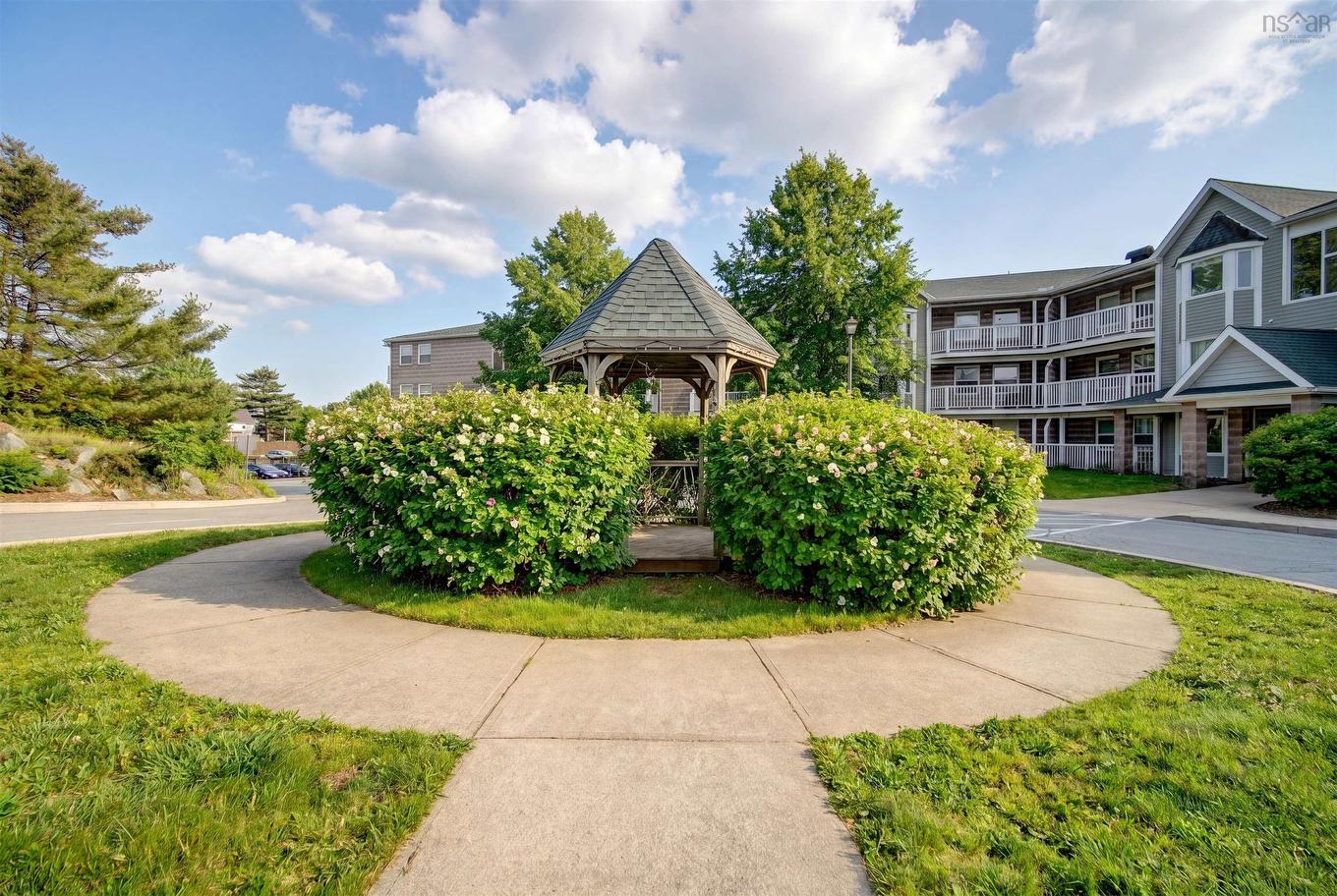 306 83 Kearney Lake Road, Halifax, NS
