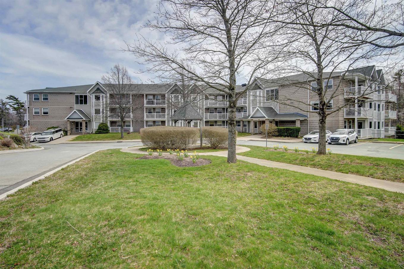 306 83 Kearney Lake Road, Halifax, NS