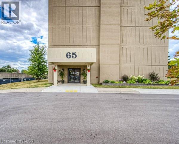 65 Highland Crescent Unit# 204, Kitchener, ON - Outdoor