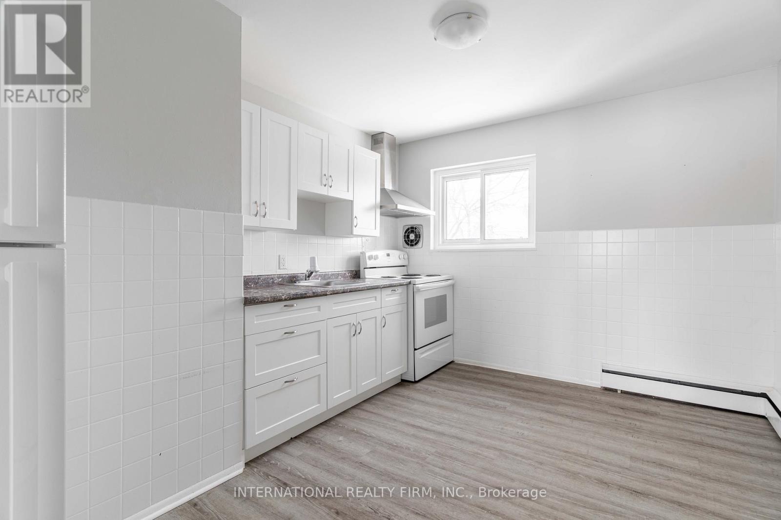 75 King Edward Avenue, London South, ON - Indoor Photo Showing Kitchen