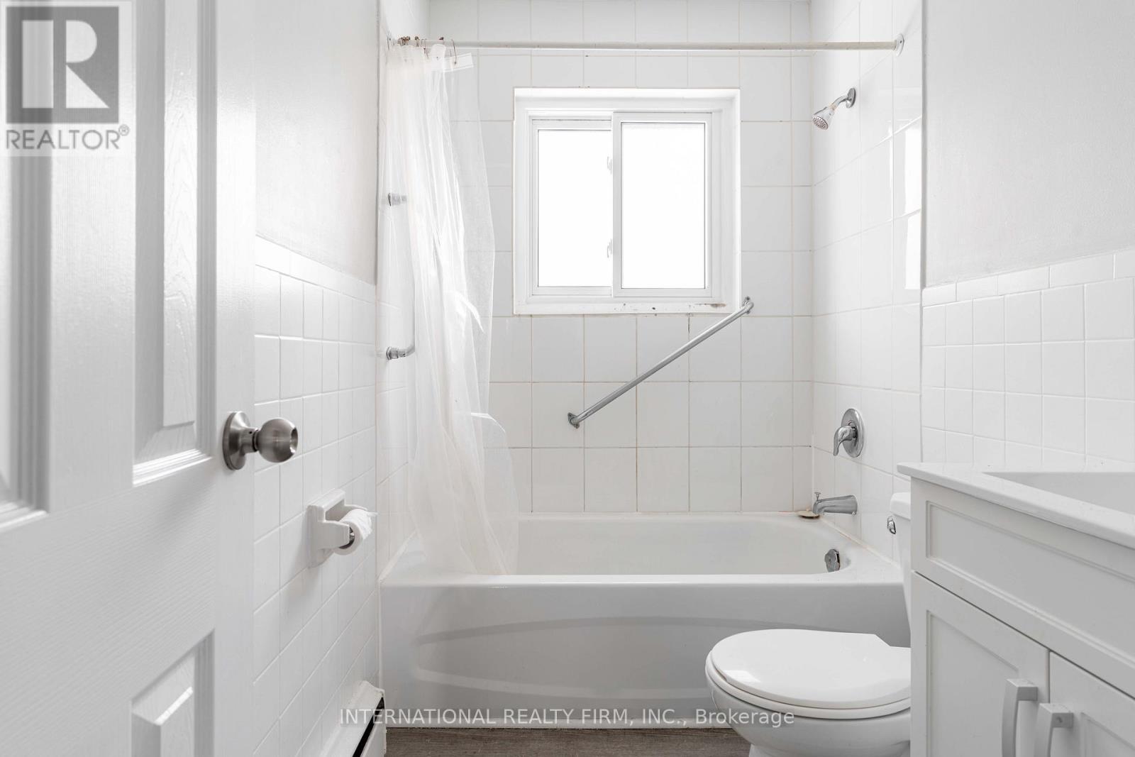 75 King Edward Avenue, London South, ON - Indoor Photo Showing Bathroom