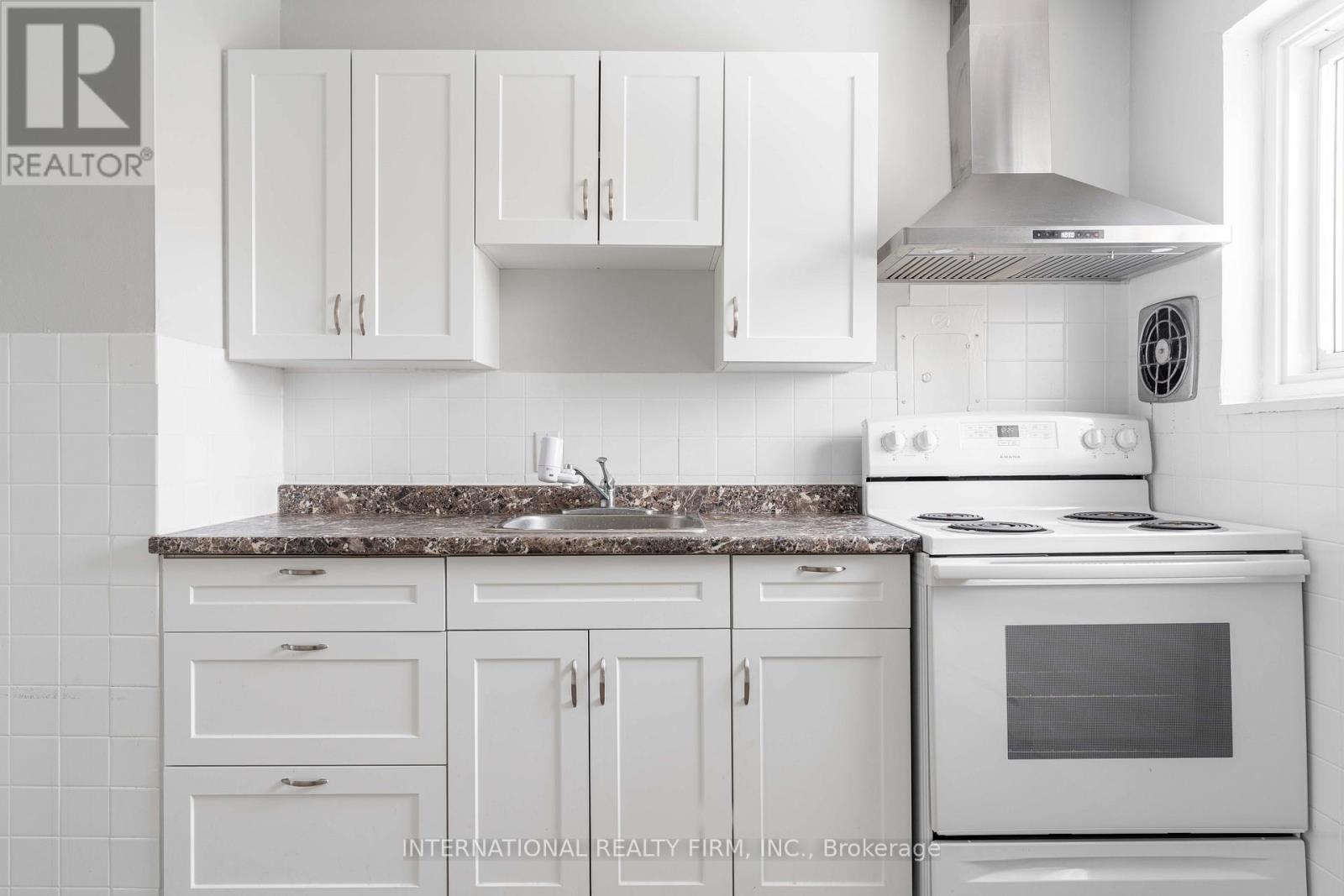 75 King Edward Avenue, London South, ON - Indoor Photo Showing Kitchen