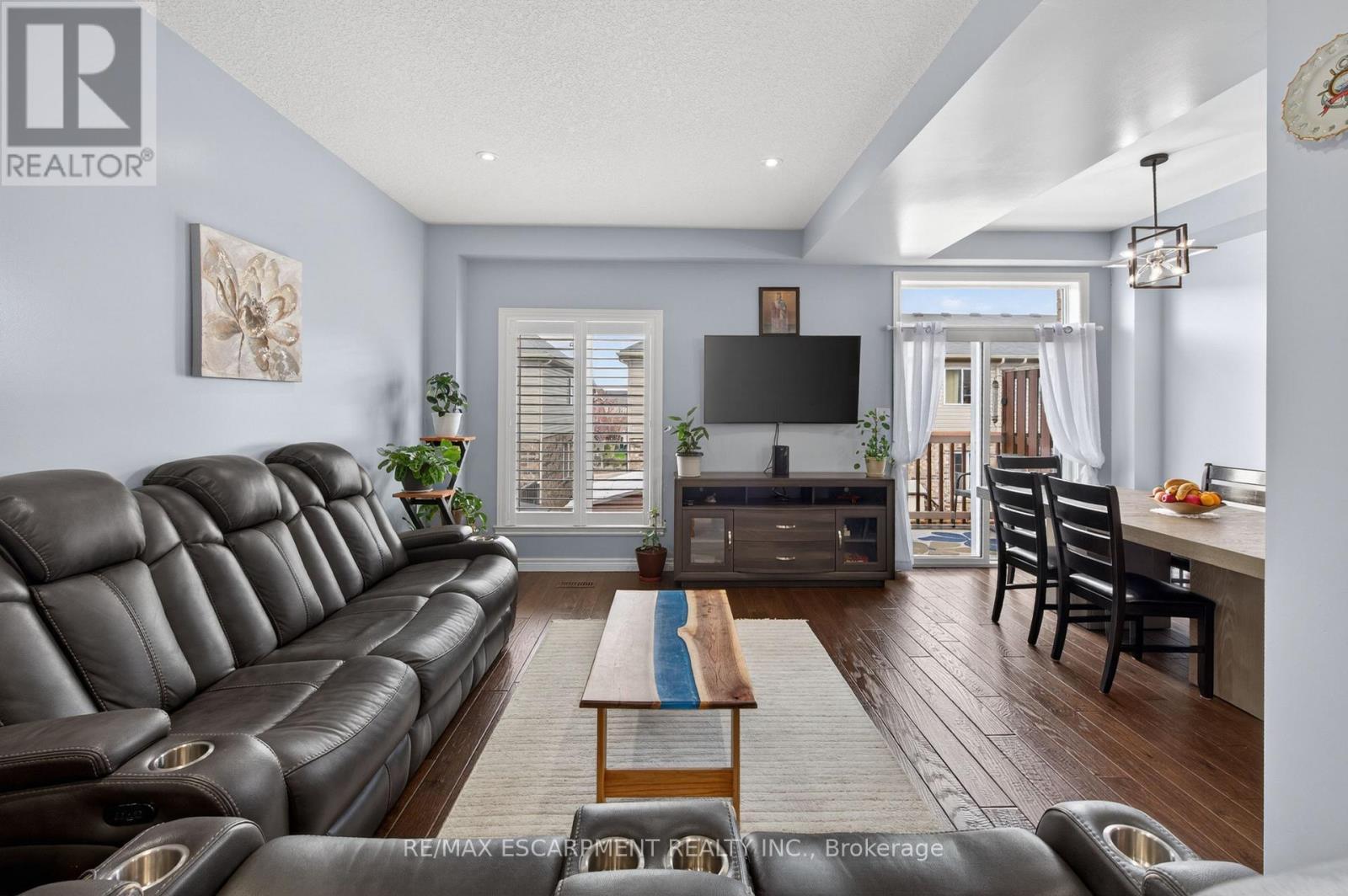 88 Highgate Drive, Hamilton, ON - Indoor Photo Showing Living Room