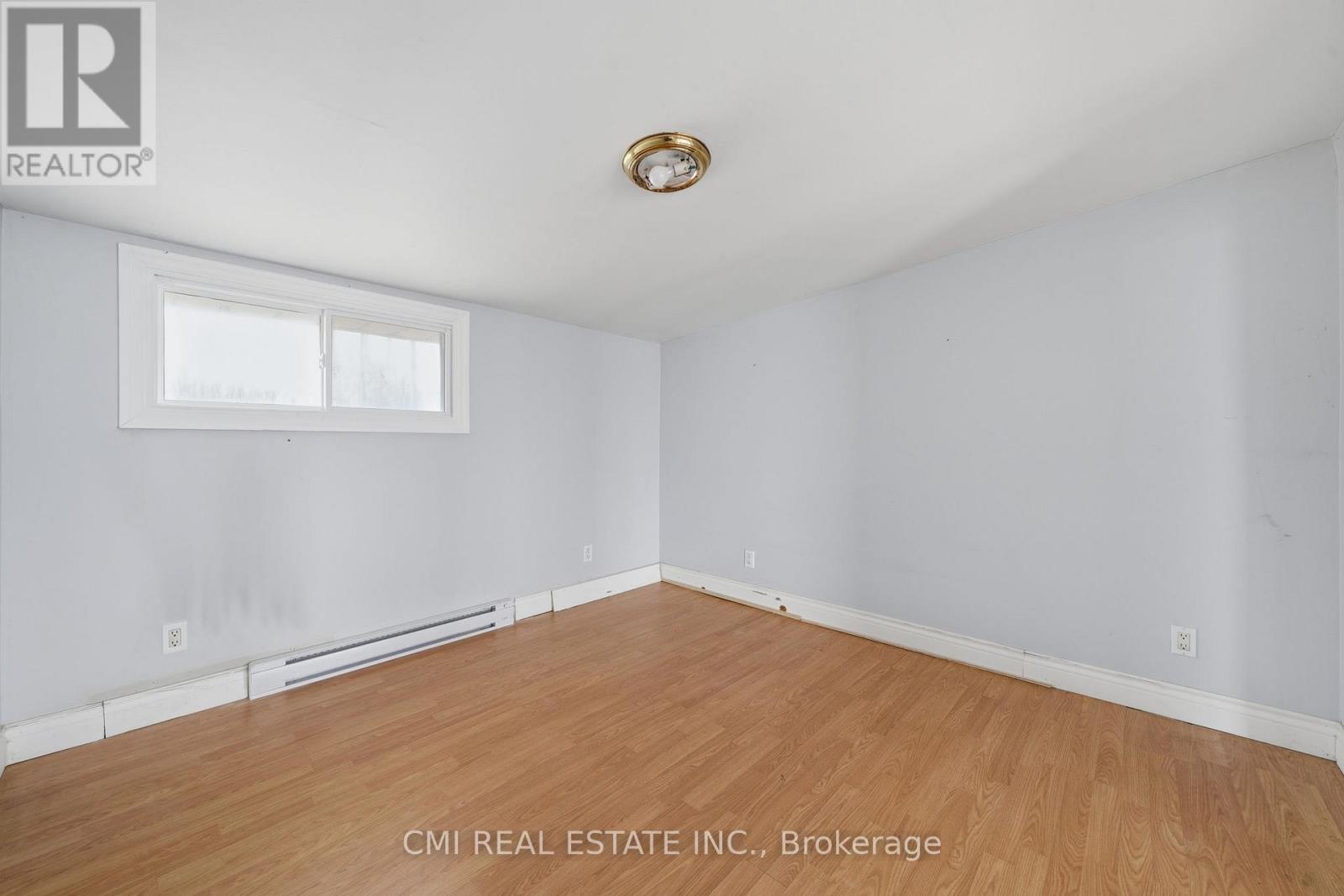 100 Alsops Beach Road, Brock, ON - Indoor Photo Showing Other Room