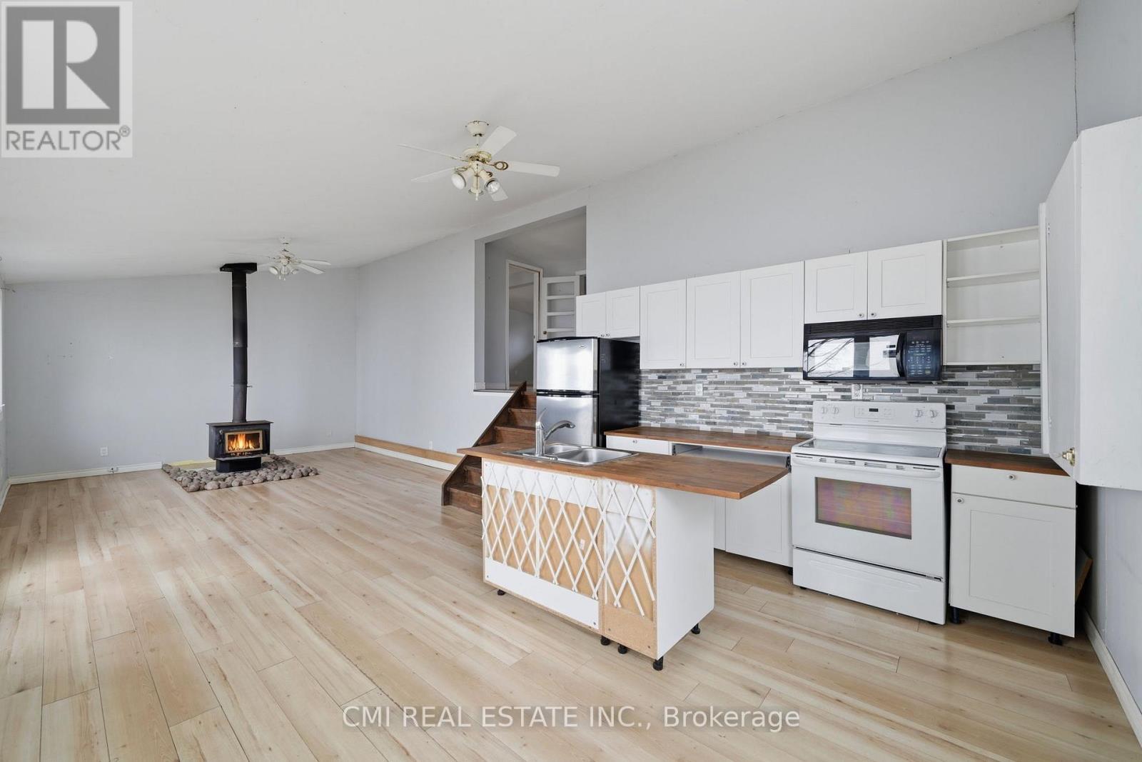 100 Alsops Beach Road, Brock, ON - Indoor Photo Showing Kitchen