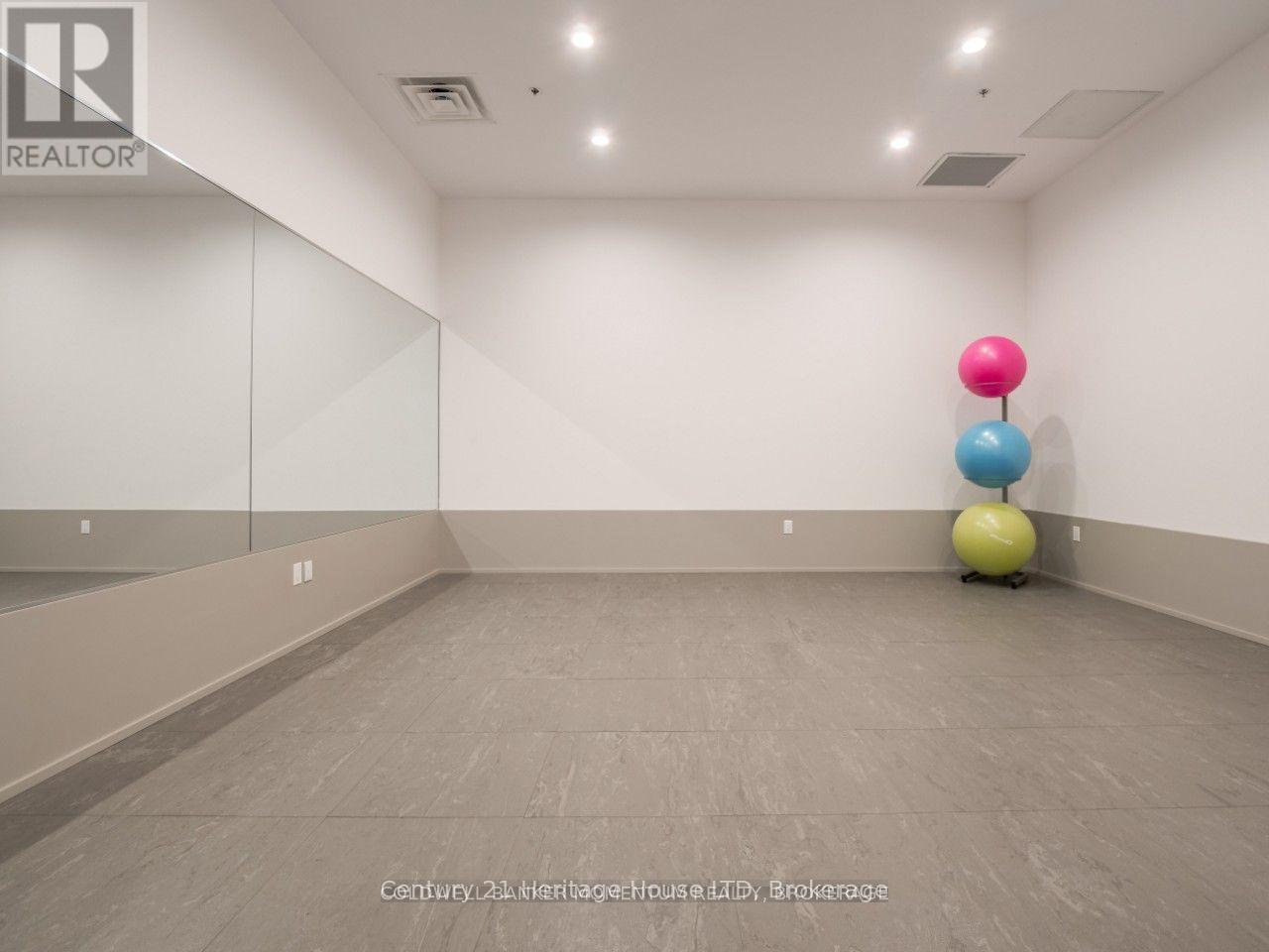 608 - 560 North Service Road, Grimsby (Grimsby Beach), ON - Indoor Photo Showing Other Room