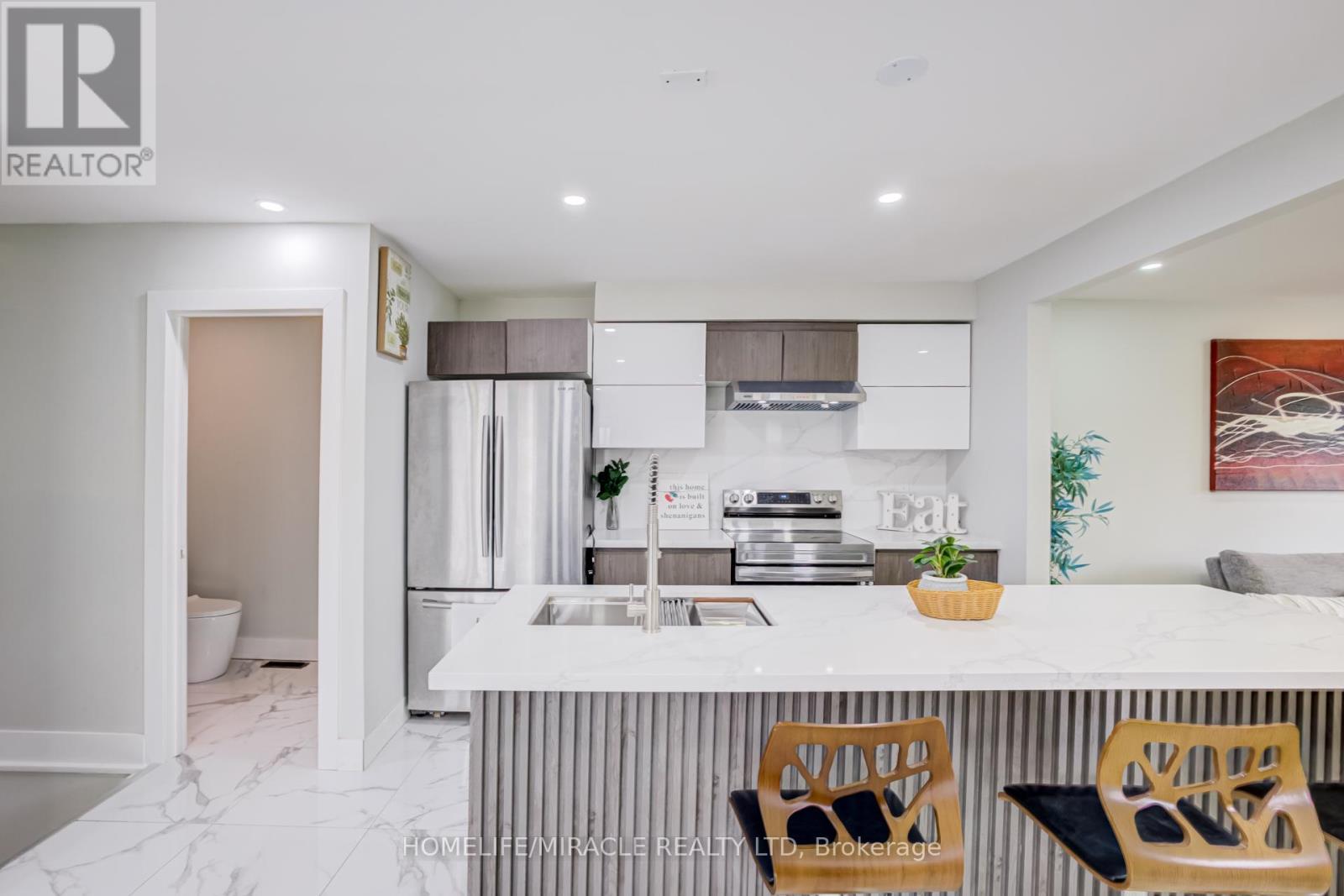 122 Ormond Drive, Oshawa, ON - Indoor Photo Showing Kitchen