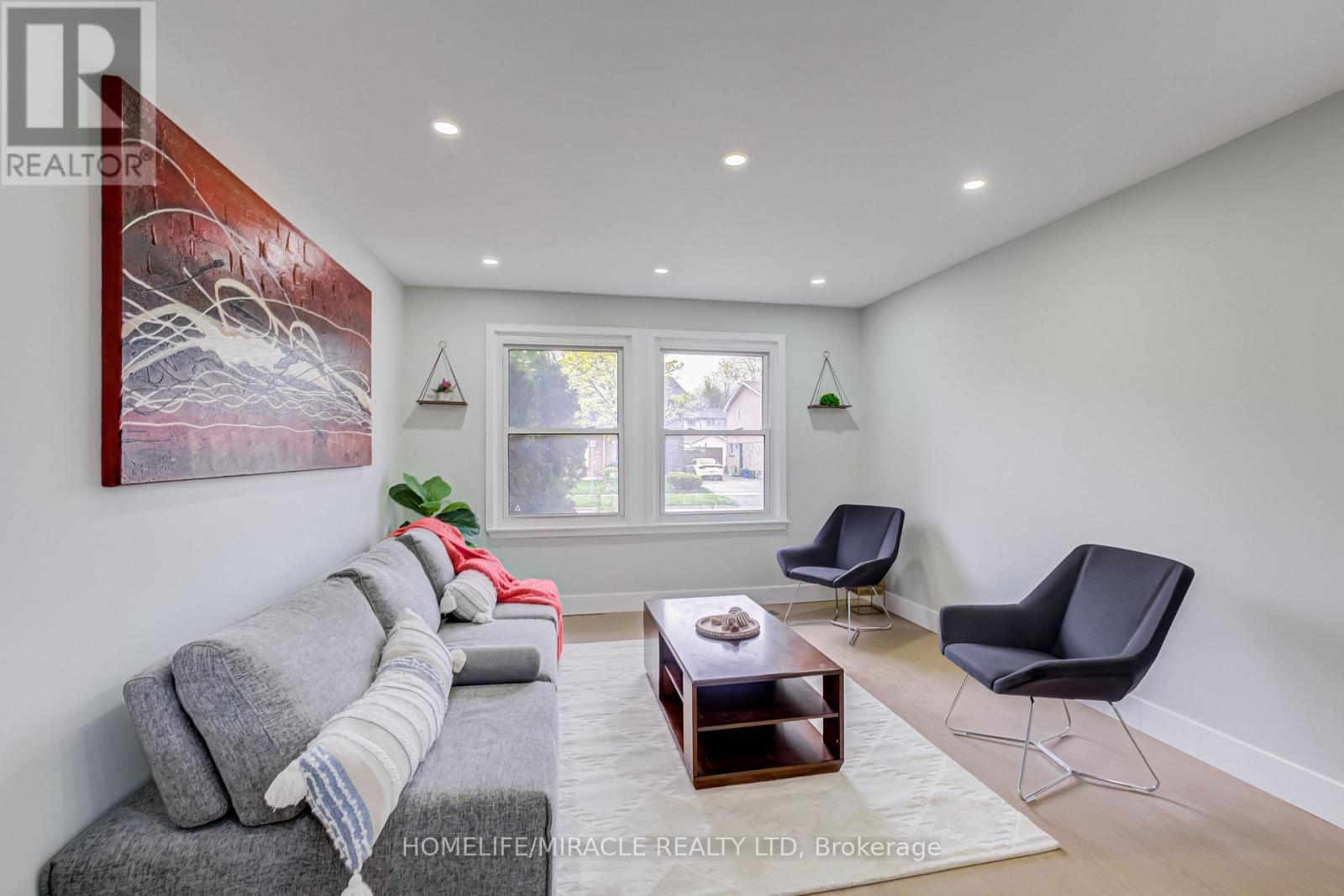 122 Ormond Drive, Oshawa, ON - Indoor