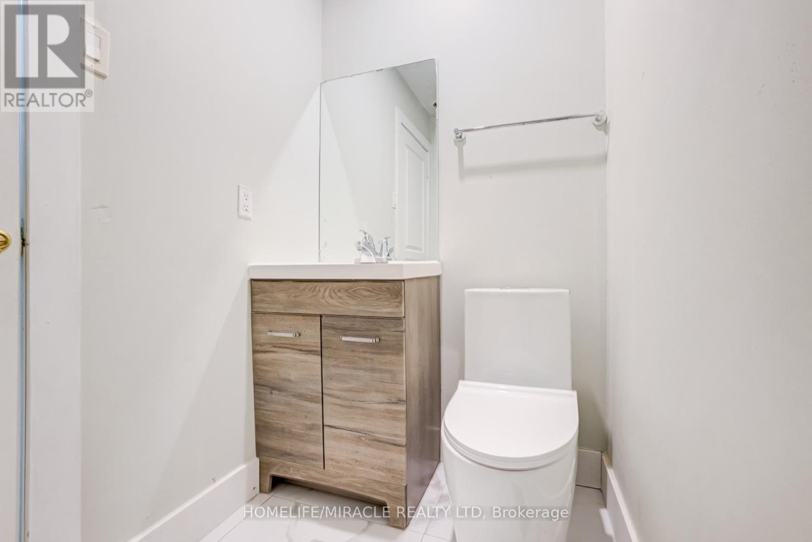 122 Ormond Drive, Oshawa, ON - Indoor Photo Showing Bathroom