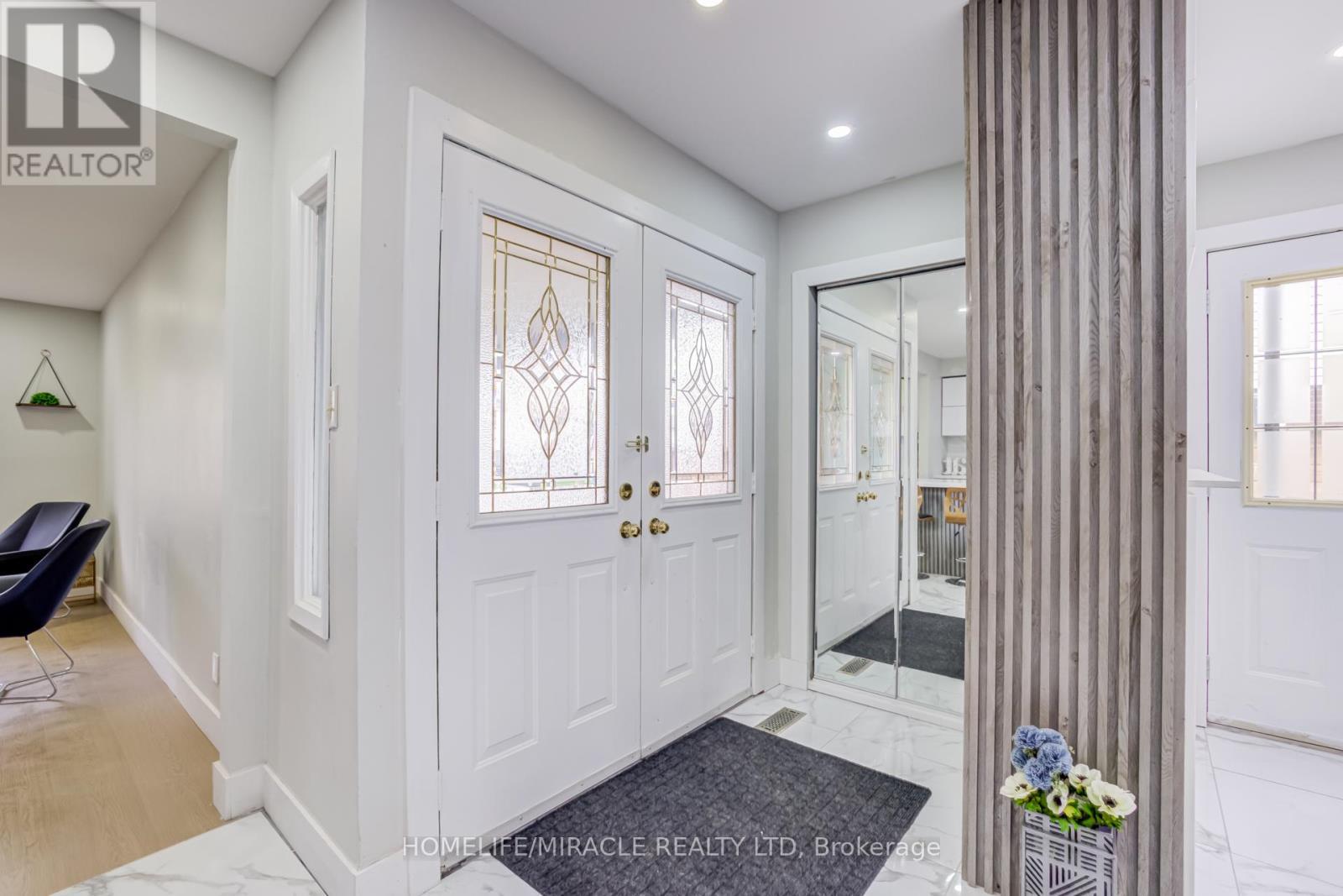 122 Ormond Drive, Oshawa, ON - Indoor Photo Showing Other Room