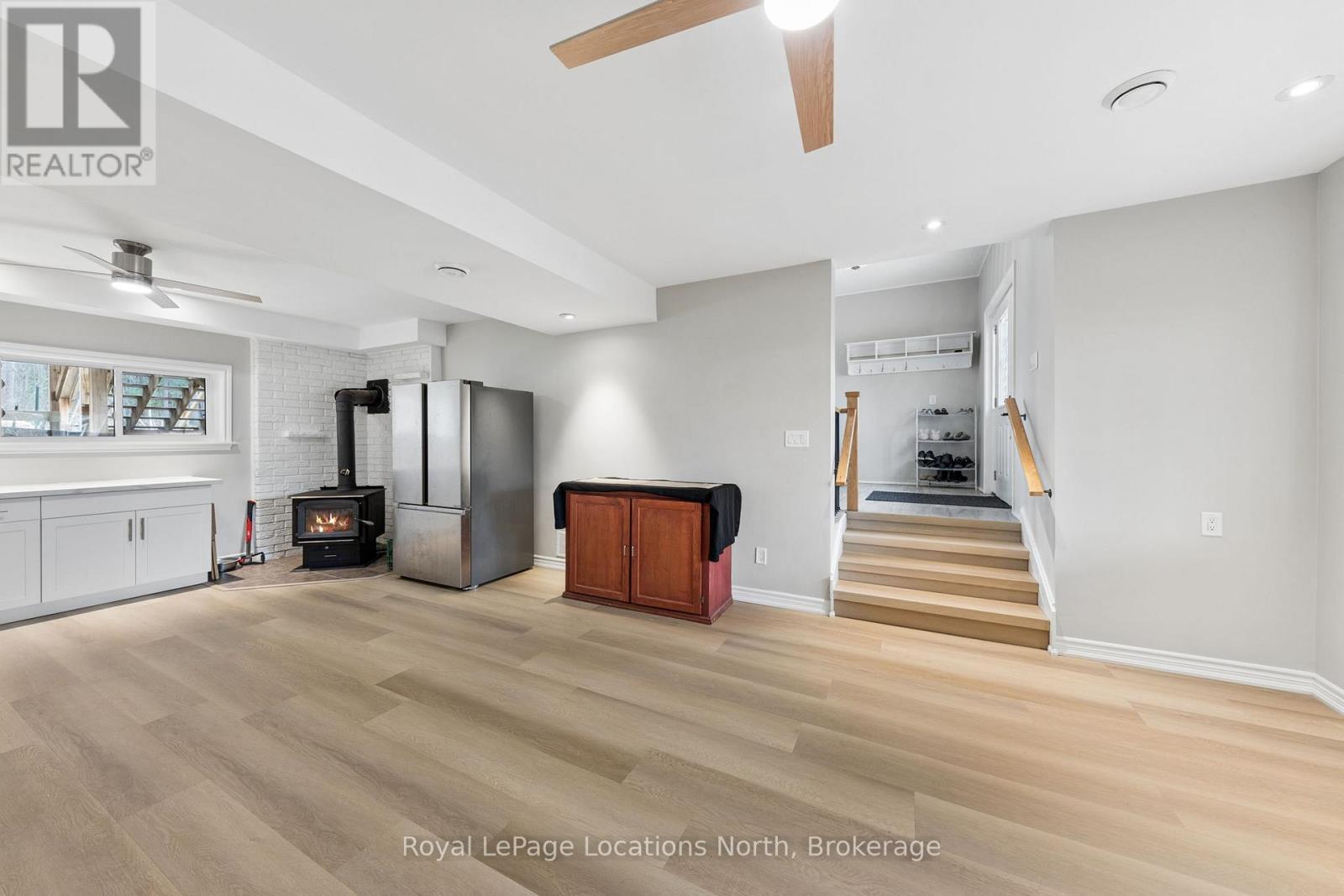 93 Ronald Avenue, Tiny, ON - Indoor