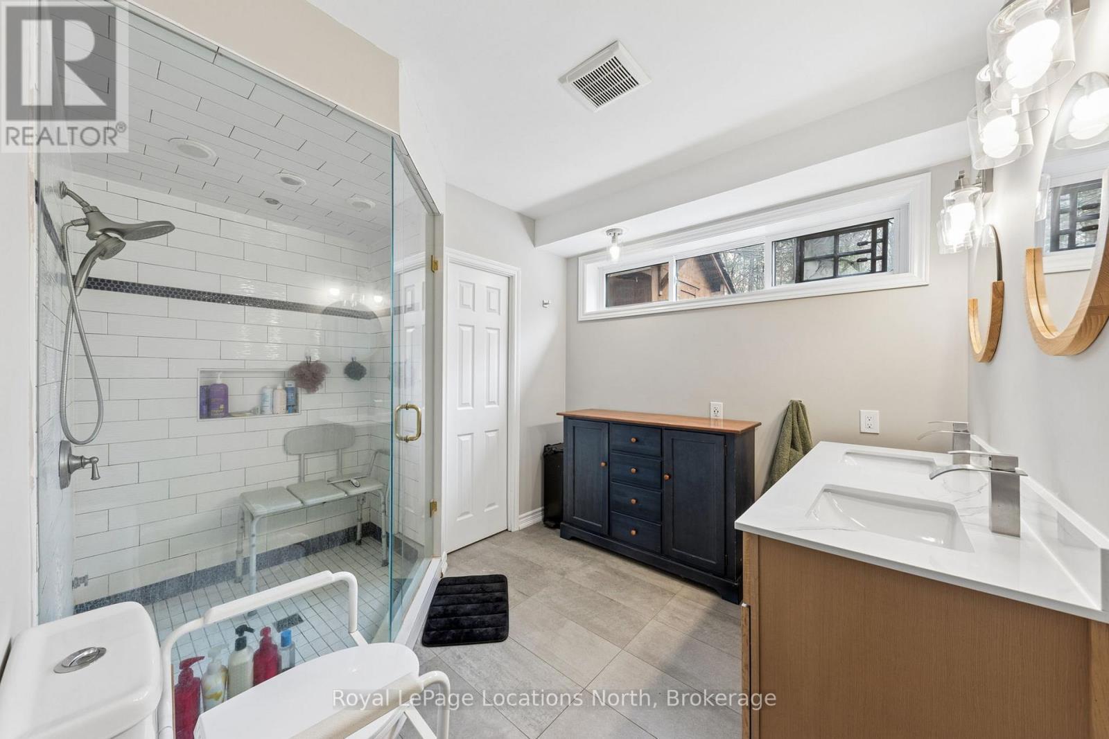 93 Ronald Avenue, Tiny, ON - Indoor Photo Showing Bathroom