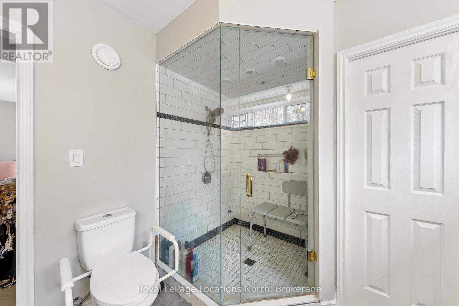 93 Ronald Avenue, Tiny, ON - Indoor Photo Showing Bathroom