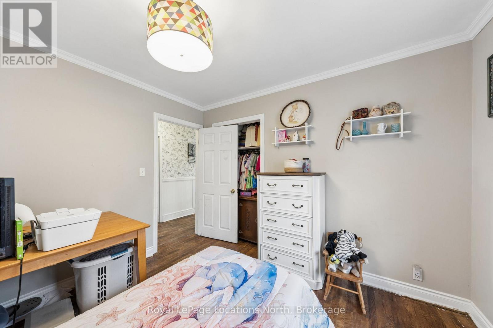 93 Ronald Avenue, Tiny, ON - Indoor Photo Showing Bedroom