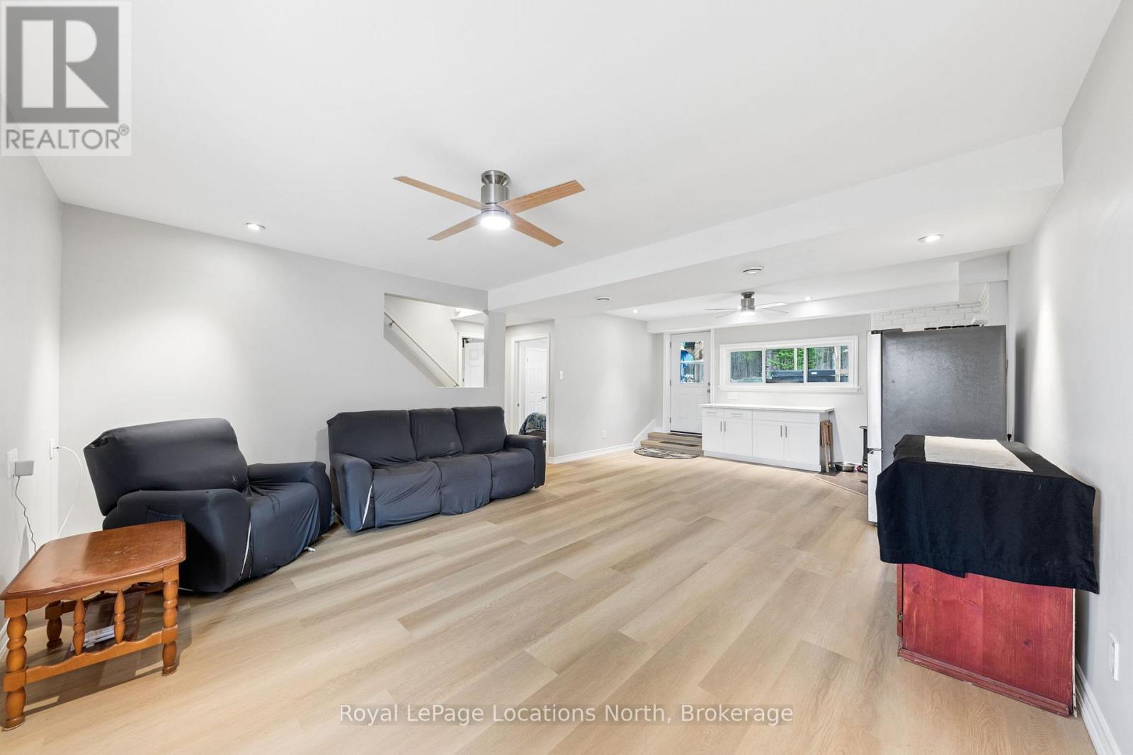 93 Ronald Avenue, Tiny, ON - Indoor