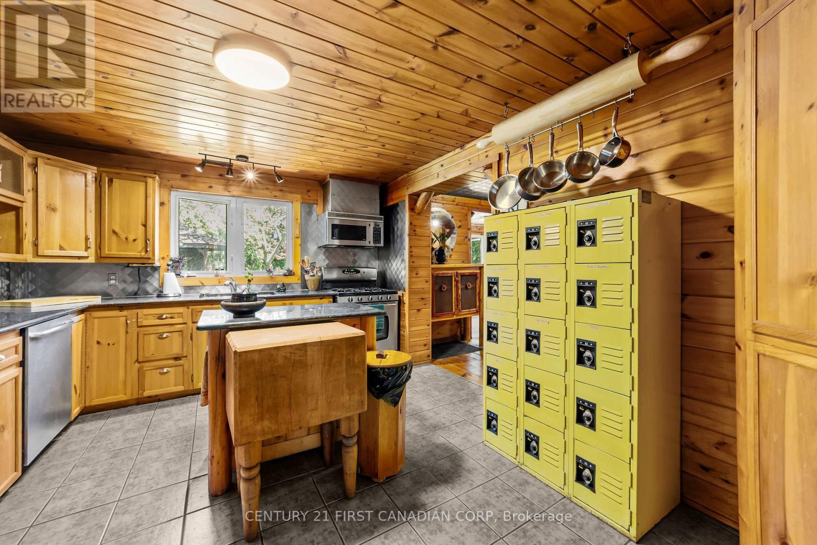 35 Park Avenue, St. Thomas, ON - Indoor Photo Showing Kitchen