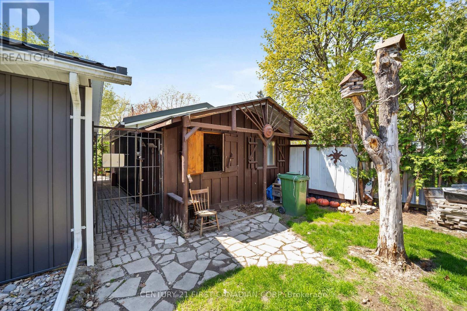 35 Park Avenue, St. Thomas, ON - Outdoor