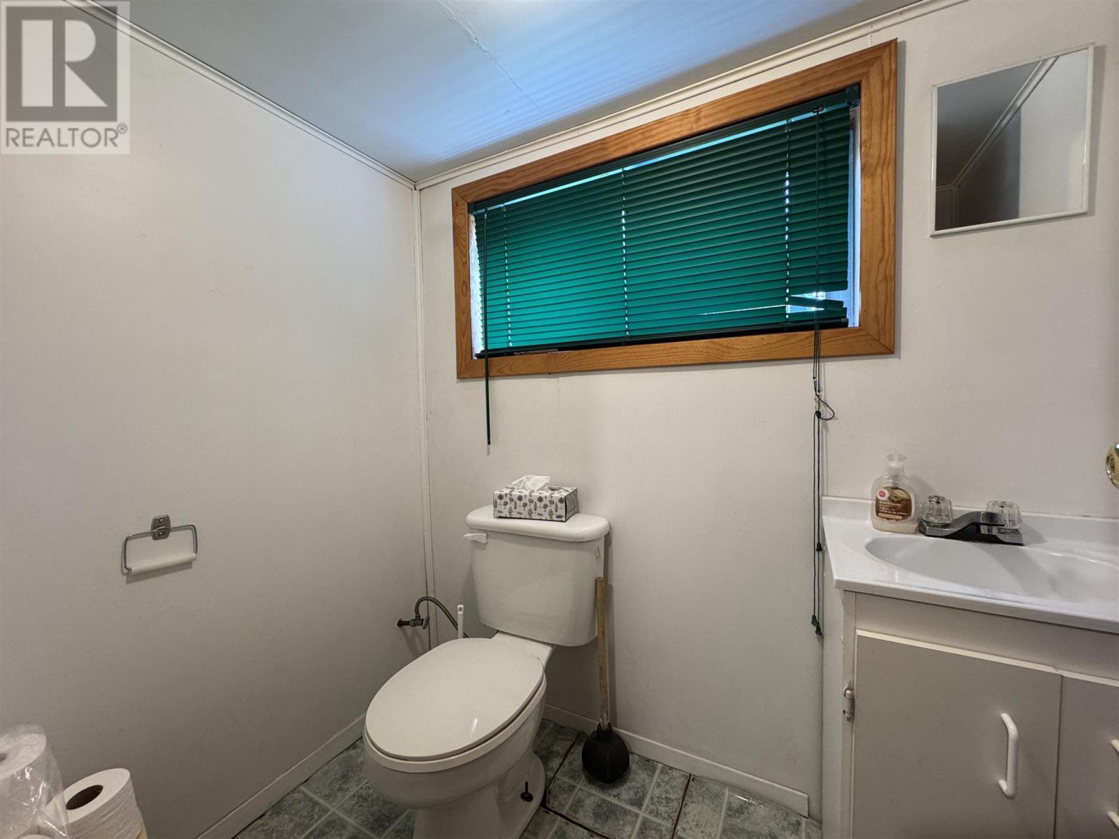 38 Richard St, Chapleau, ON - Indoor Photo Showing Bathroom