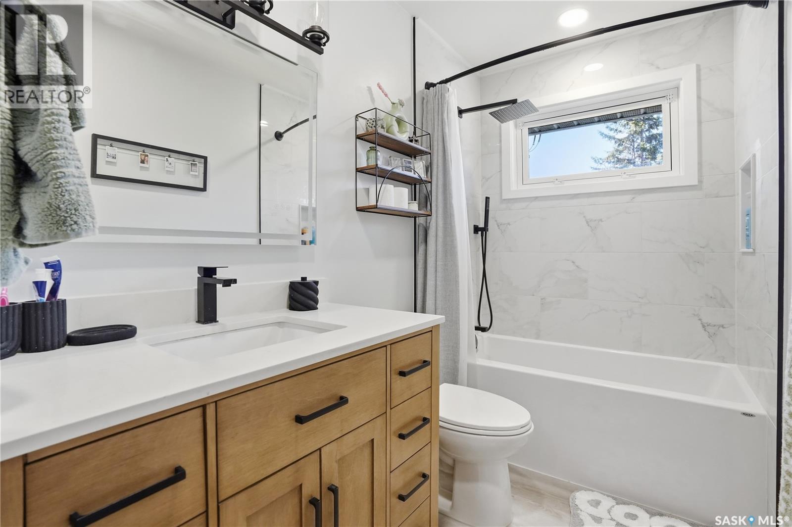 245 Orchard Crescent, Regina, SK - Indoor Photo Showing Bathroom