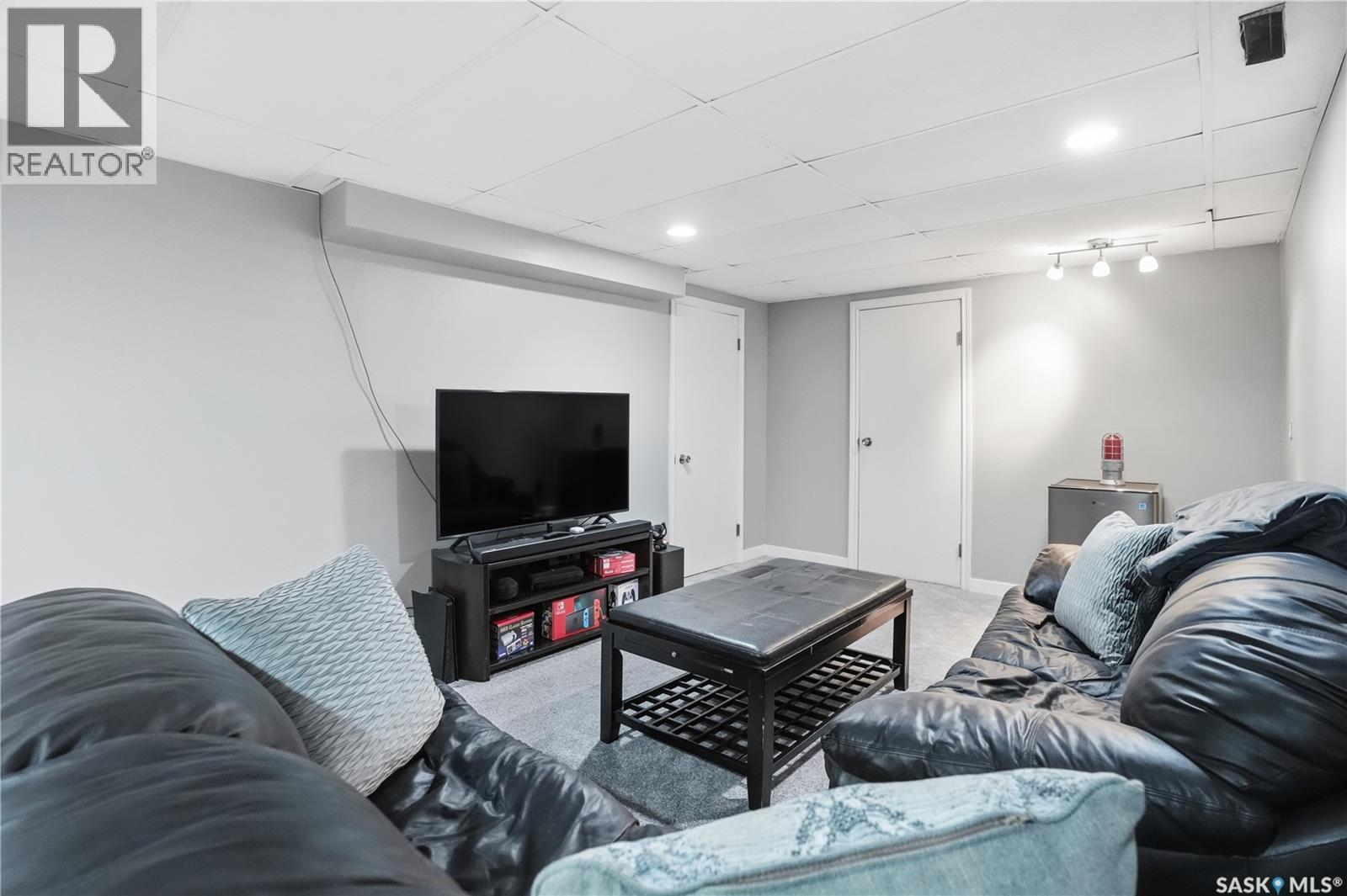245 Orchard Crescent, Regina, SK - Indoor