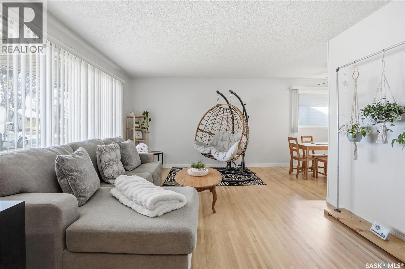 245 Orchard Crescent, Regina, SK - Indoor Photo Showing Living Room