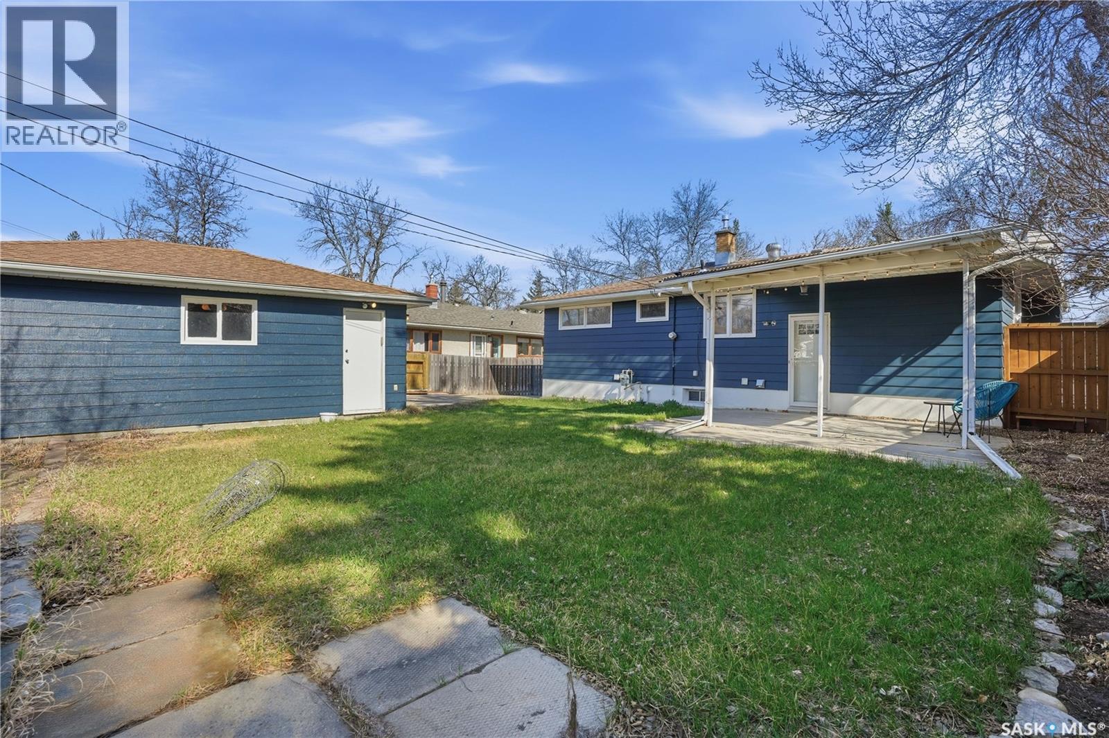 245 Orchard Crescent, Regina, SK - Outdoor
