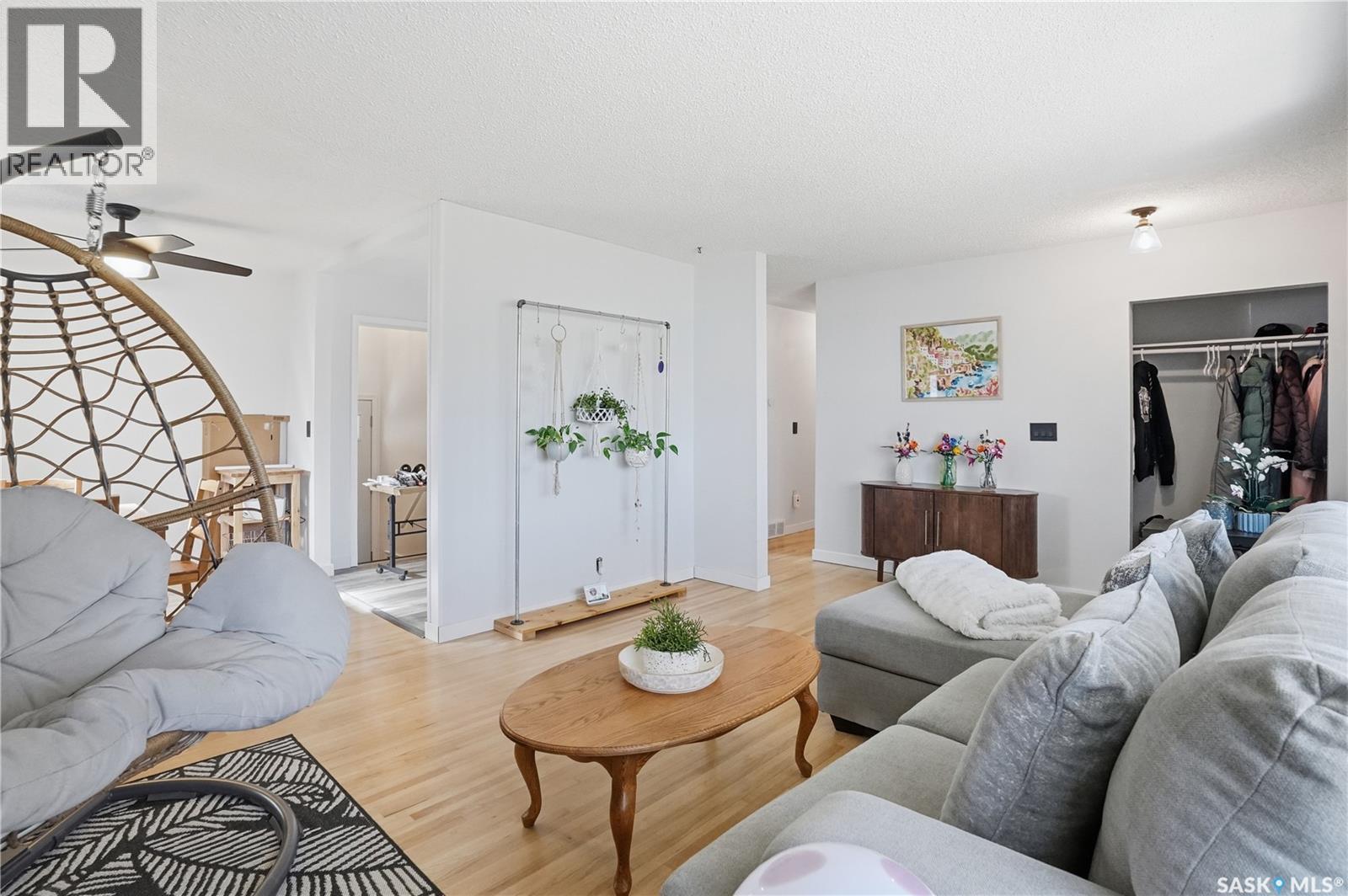 245 Orchard Crescent, Regina, SK - Indoor Photo Showing Living Room