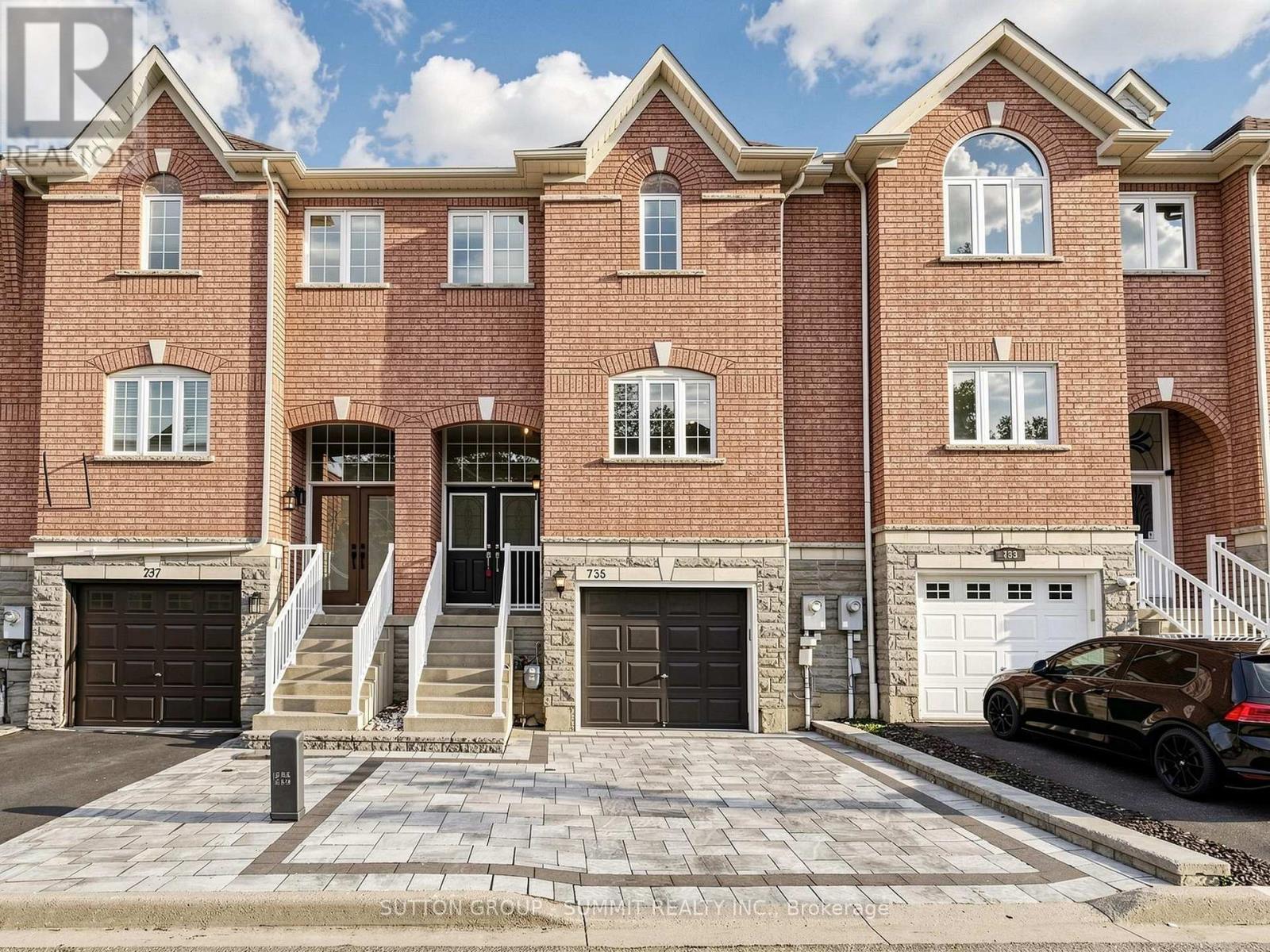 735 Maxman Street, Mississauga, ON - Outdoor With Facade
