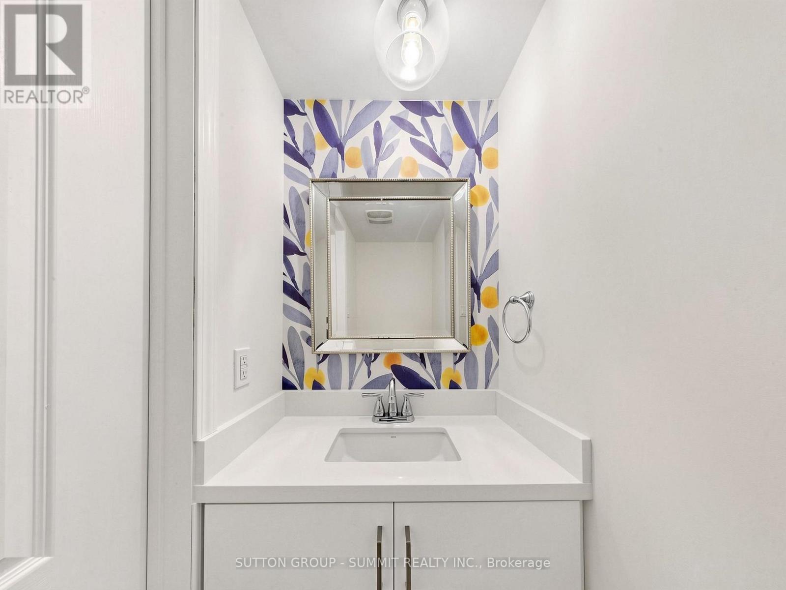 735 Maxman Street, Mississauga, ON - Indoor Photo Showing Laundry Room
